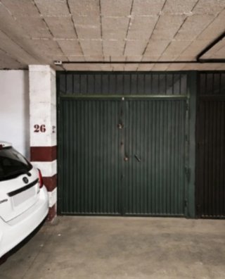 COCHERA CERRADA EN ARMILLA. Venta o alquiler