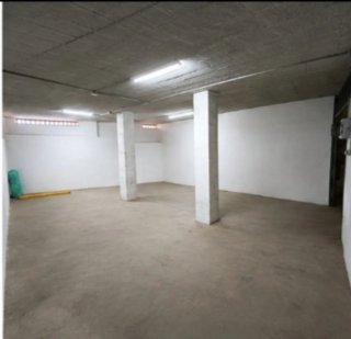 COCHERA CERRADA EN ARMILLA. Venta o alquiler
