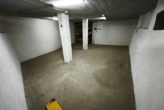 COCHERA CERRADA EN ARMILLA. Venta o alquiler