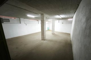 COCHERA CERRADA EN ARMILLA. Venta o alquiler