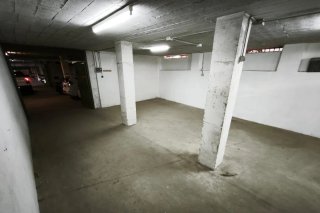 COCHERA CERRADA EN ARMILLA. Venta o alquiler