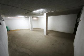 COCHERA CERRADA EN ARMILLA. Venta o alquiler