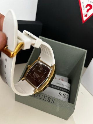 Reloj Guess Phoenix Blanco y Dorado