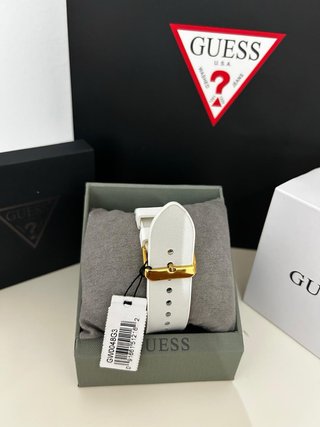 Reloj Guess Phoenix Blanco y Dorado