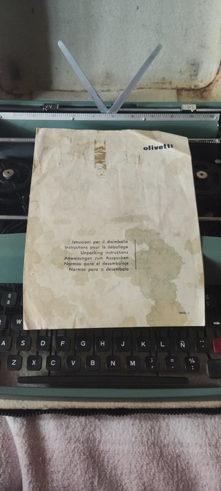 Olivetti Lettera 32 maletín e instrucciones