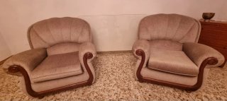 Mesa de comedor y 4 sillas de madera