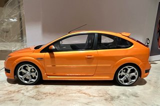 Ford Focus ST mk2 Otto 1:18 Naranja