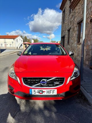 Volvo V60 R-Design 2011