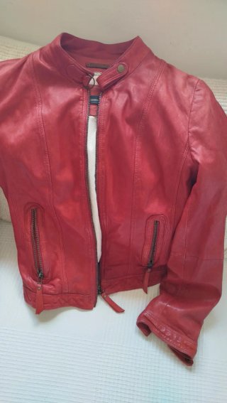 Chaqueta de Piel Roja