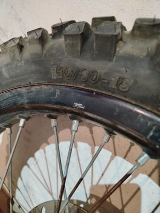 Juego de ruedas completas moto