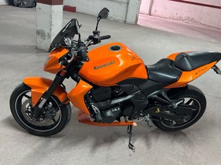 Kawasaki Z750 Naranja y Negra