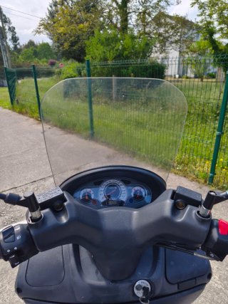 Suzuki Burgman 125 Negra