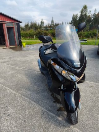 Suzuki Burgman 125 Negra