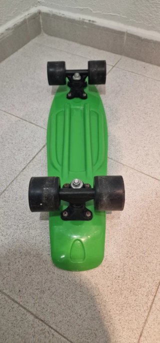 Monopatín verde
