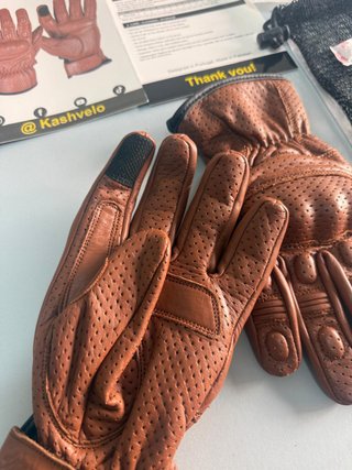 Luvas Kashvelo Castanho Couro Genuíno Carbono