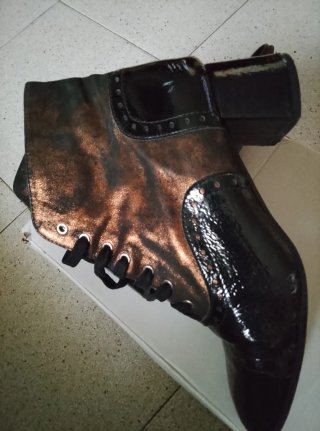 Botines de tacón con cordones