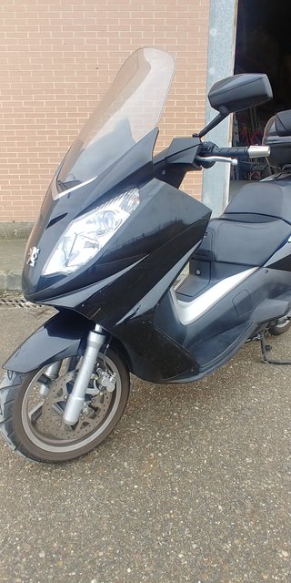 Peugeot Satelis 250 Negro/Plata
