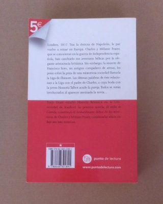 Bajo una luna misteriosa. Libro