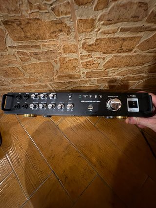 Amplificador Karaoke LFS Rack Negro y Dorado