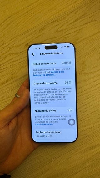 iPhone 16 Pro Max 256GB (92% bateria) + fundas