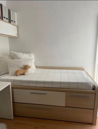 Cama nido madera maciza con estantería. Descuento