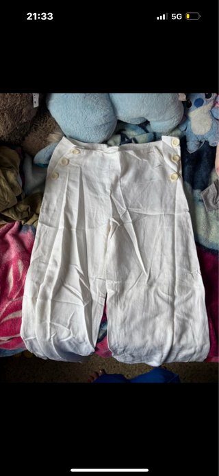 Pantalón blanco arreglado