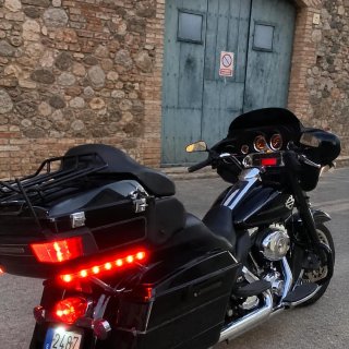 Harley-Davidson Electra Glide  Negra IMPECABLE