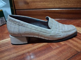 Mocasines Pitillos Beige Cocodrilo