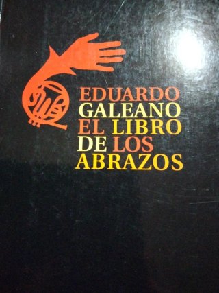 El libro de los abrazos (Spanish Edition)