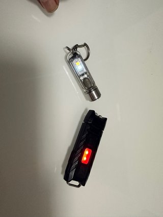 Linternas Nitecore Tiki y Thumb