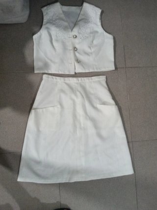 Conjunto Falda y Chaleco Blanco