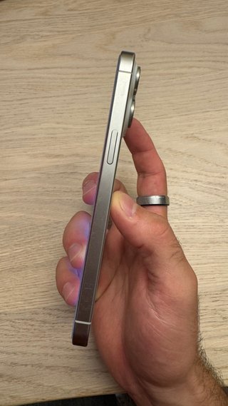 iPhone 15 Pro Max Blanco. 256GB (85% bateria)
