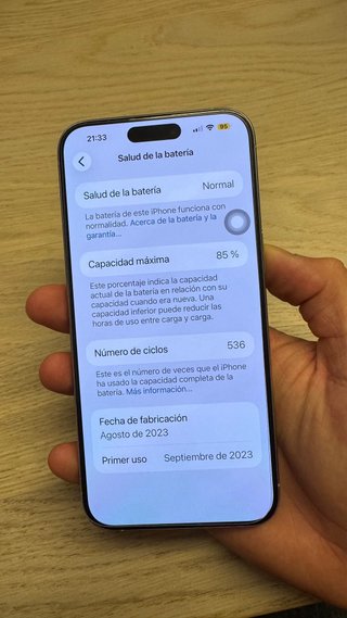 iPhone 15 Pro Max Blanco. 256GB (85% bateria)