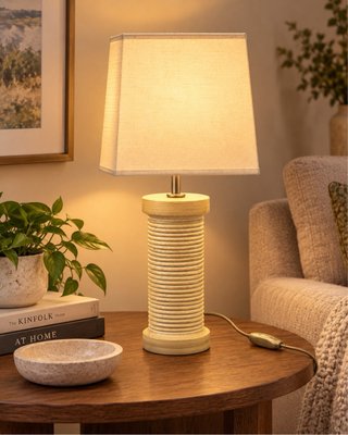 Lampada da tavolo vintage in legno scanalato