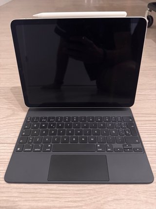 iPad Air 4 + Magic Keyboard + Pencil