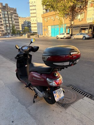 Suzuki Address 2023 Scooter Rojo