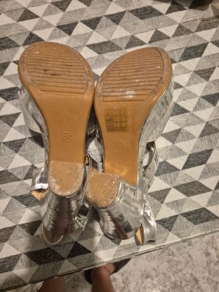 Zapatos de fiesta plateados