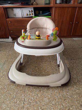 Trona para bebé color beige y blanco