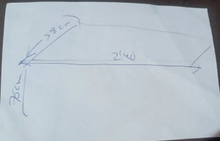 Escritorio de madera con cajones