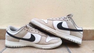 Nike Dunk Low Blanco/Beige Swoosh Negro