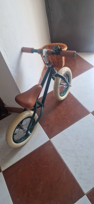 Bicicleta de equilibrio infantil