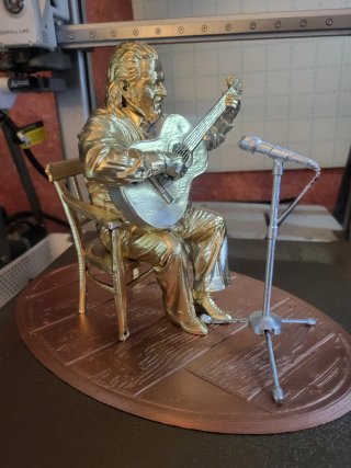 Figura El Parrita 21cm + Base y Micrófono