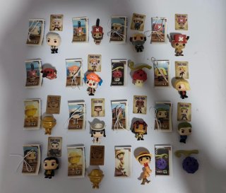 Figuras One Piece Kinder Joy Colección