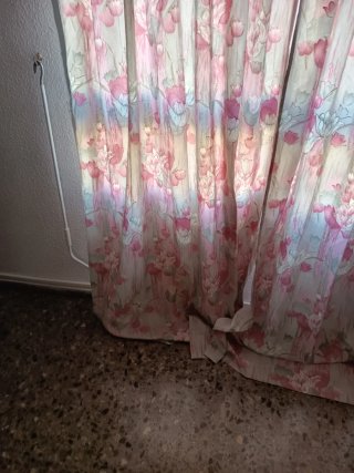 Cortinas de tela con estampado floral