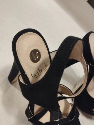 Zapatos de tacón negros