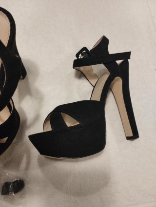 Zapatos de tacón negros