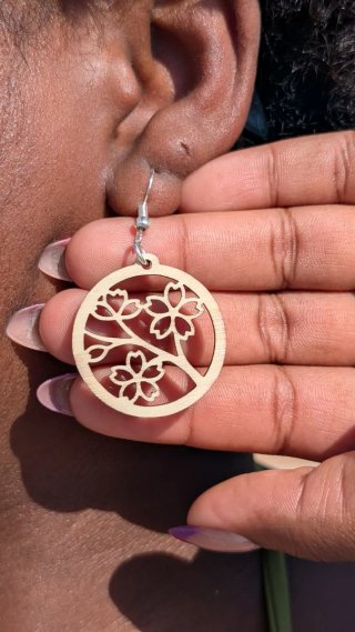 Pendientes madera flor de cerezo sakura nuevos.