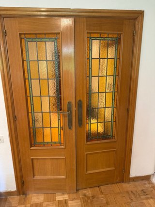 Puertas de madera con vidrieras. Haz oferta!