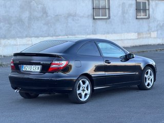Mercedes-Benz Clase C 2004