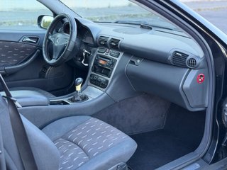 Mercedes-Benz Clase C 2004